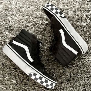 NWT VANS Kids SK8 Hi Zip Sneakers